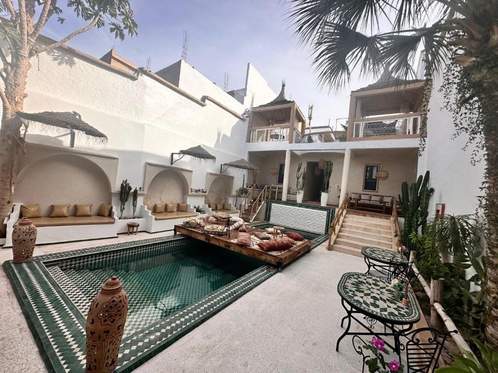 صورة من دار السلام